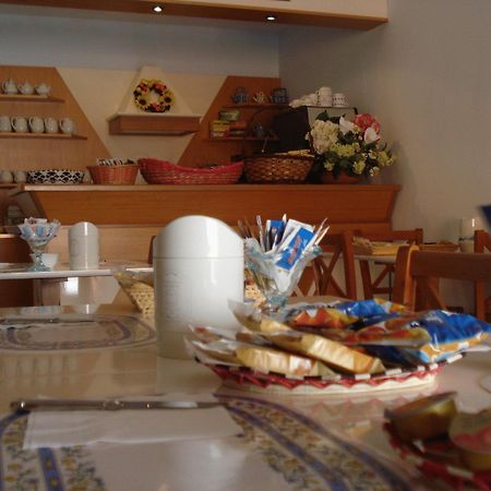 Hotel La Lampara Golfo Aranci Luaran gambar