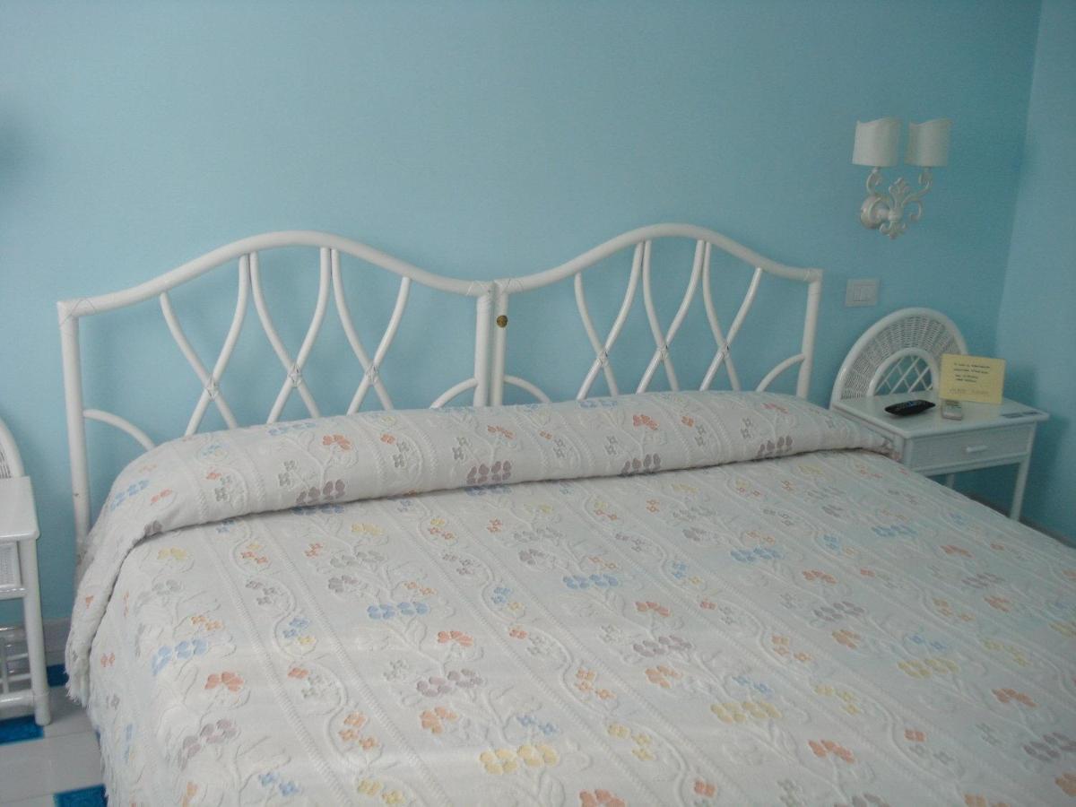Hotel La Lampara Golfo Aranci Luaran gambar