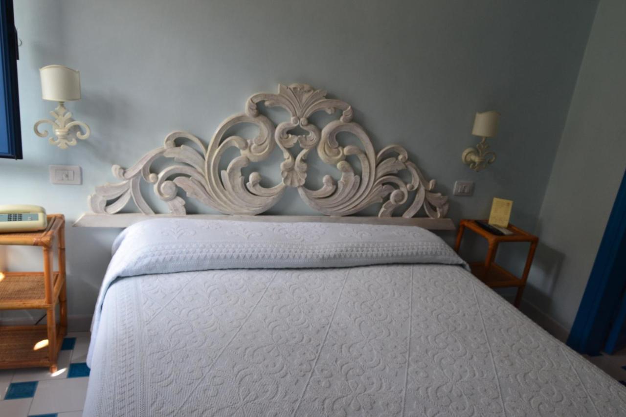 Hotel La Lampara Golfo Aranci Bilik gambar